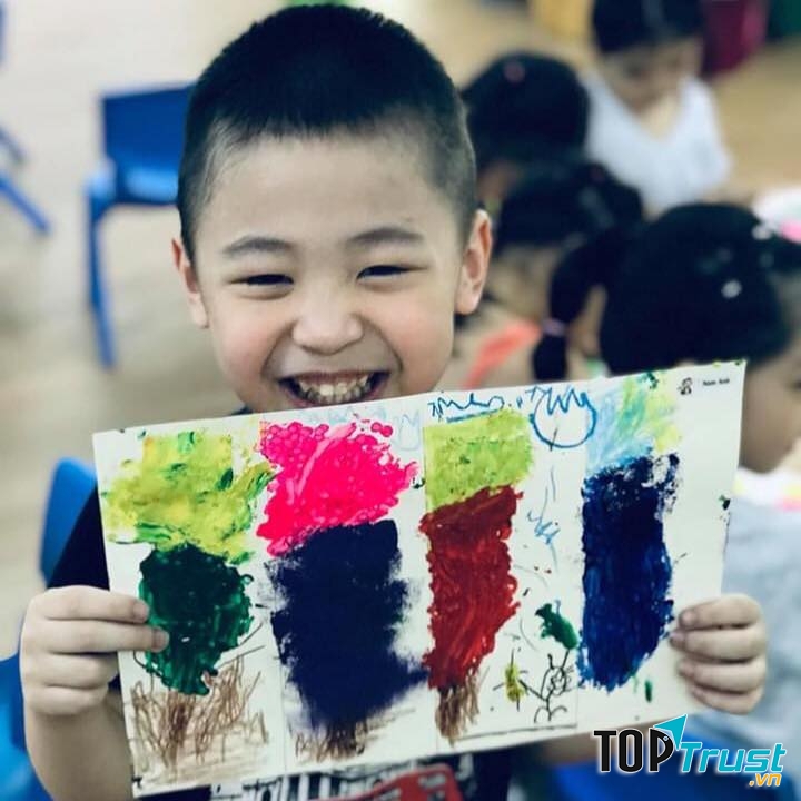 Luyện Chữ Đẹp cô Hoàng Ly - Hoàng Anh.