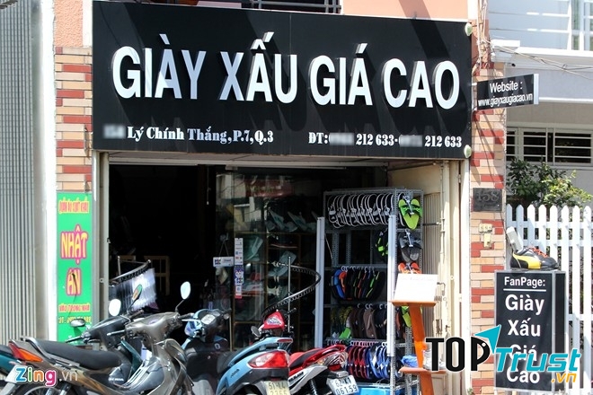 Giày xấu giá cao