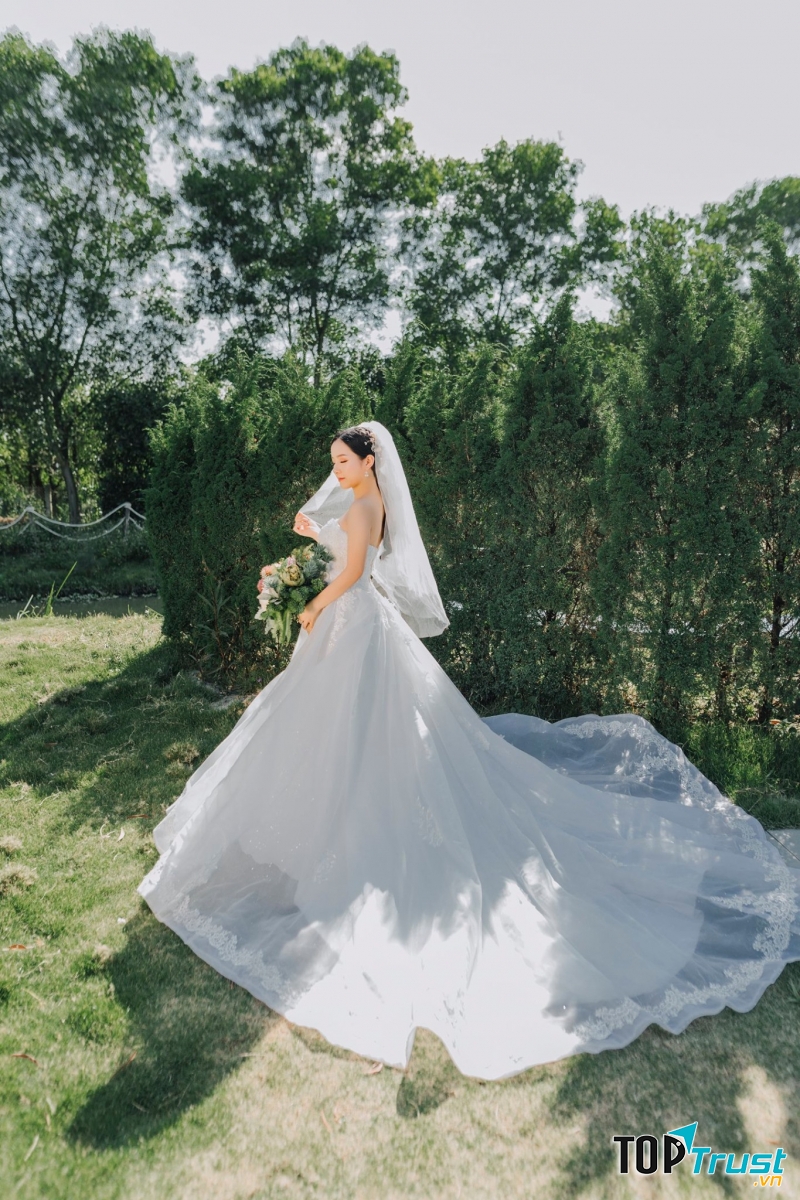 Ly Nguyễn Bridal