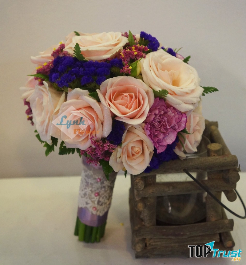 Kết hợp một cách khéo léo sẽ tạo nên một bó hoa xinh đẹp