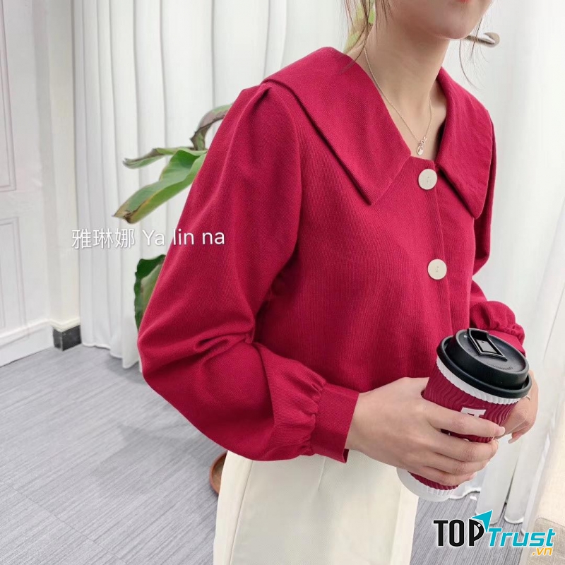 Lyn's - Clothes & Accessories
