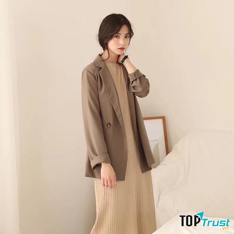 Lyn’s – Clothes & Accessories shop luôn có nhiều mẫu thiết kế dành cho giới trẻ, luôn bổ sung vào gian hàng của mình rất nhiều chủng loại sản phẩm với nhiều mẫu mã khác nhau