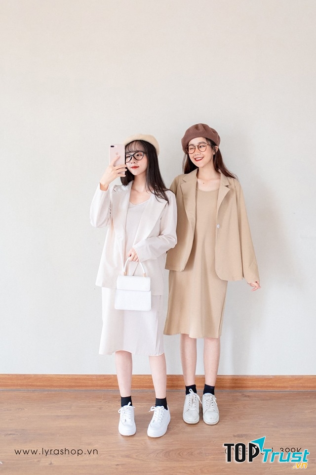 Với những mẫu quần áo trẻ trung, thời trang  mang đến cho chúng ta những bộ trang phục rất chi là cá tính và cực kì bắt mắt