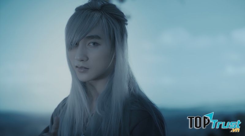 Sơn Tùng trong MV đầu tay hoạt động độc lập