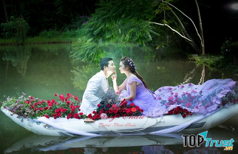 Ma rừng lữ quán