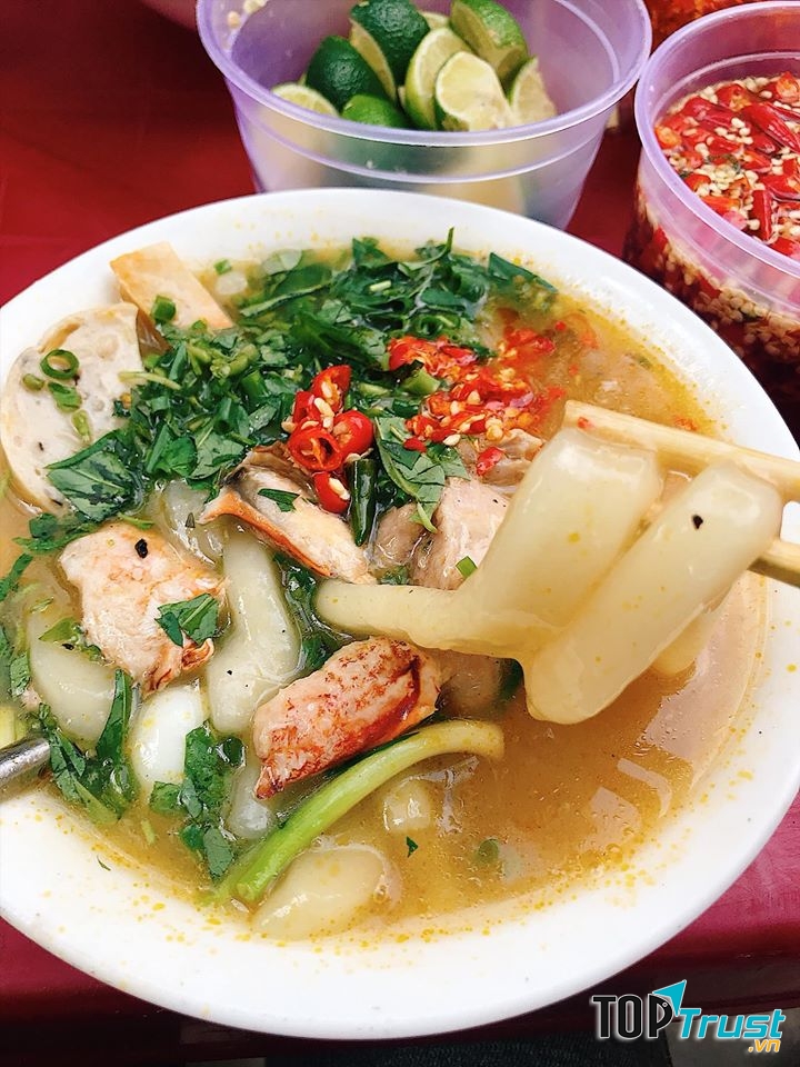 Tô bánh canh đầy đặn