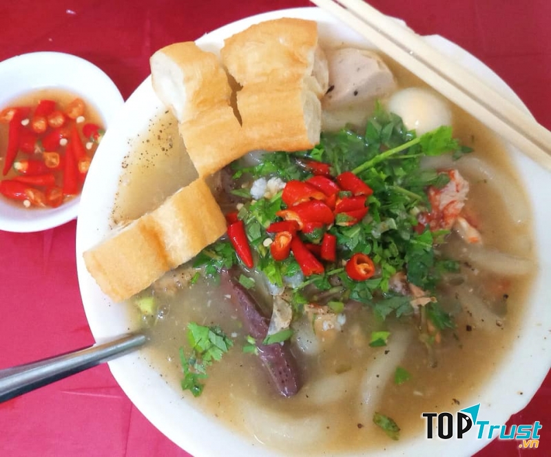 Nước dùng đậm đà