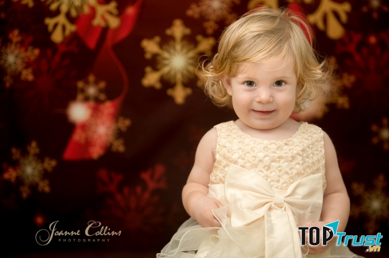 Mặc cho bé một bộ đồ thật đặc biệt