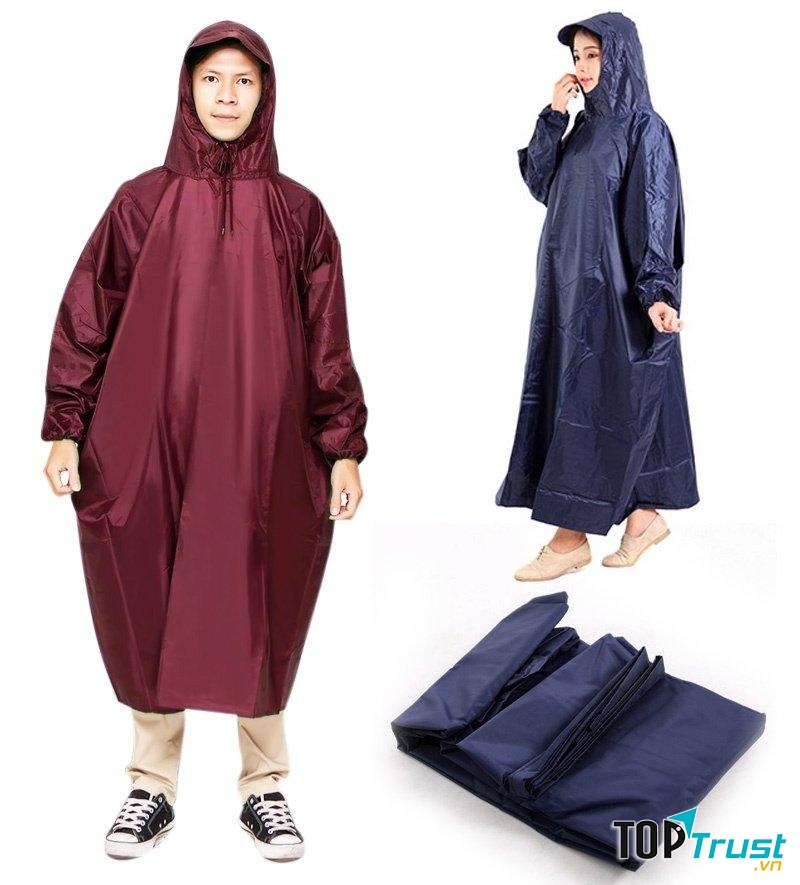 Mặc quần áo mưa gọn gàng