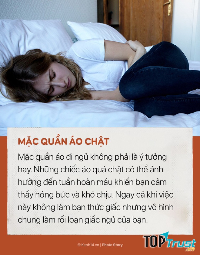 Mặc quần áo quá chật khi ngủ