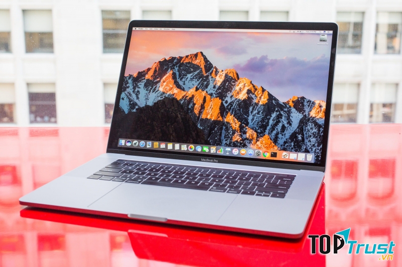 Macbook Pro 15 inch Touch Bar