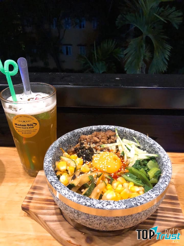 Nếu bạn là tín đồ đam mê đồ Hàn thì Madam Yến sẽ là địa điểm bạn không thể bỏ qua