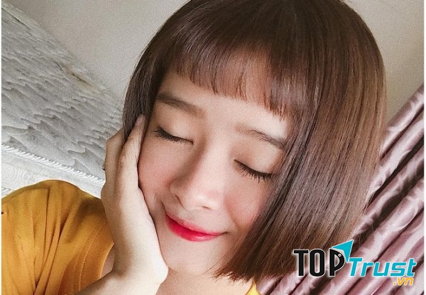 Mái ngố ngắn cũng làm bạn gái trở nên dễ thương vô cùng