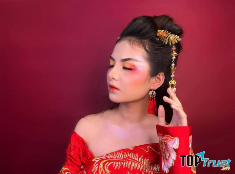 Maika Nguyen makeup (22 Studio . Make Up . Bridal.)