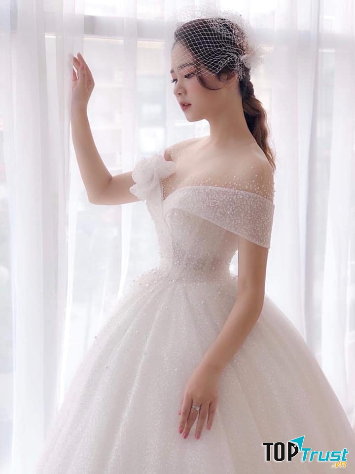 MAKE UP - Áo Cưới Hoàng Yến