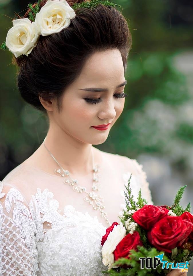Make up Nguyễn Thi