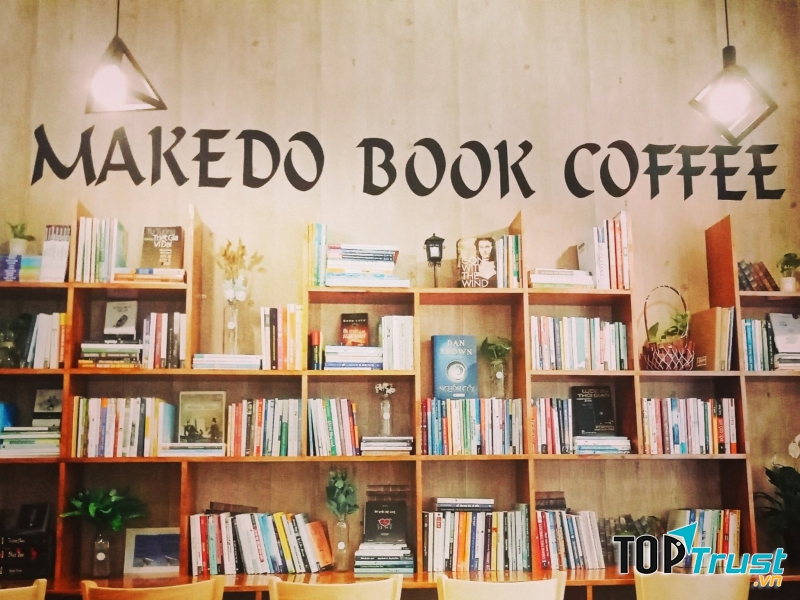 Makedo House - Book Coffee