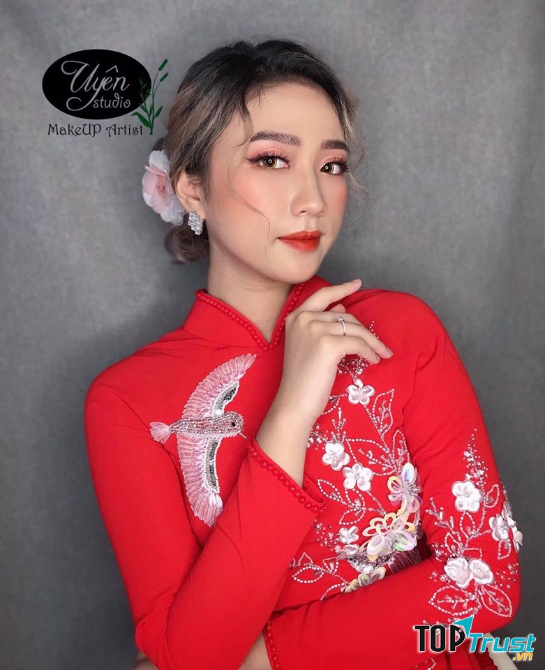 Makeup Artist Uyên