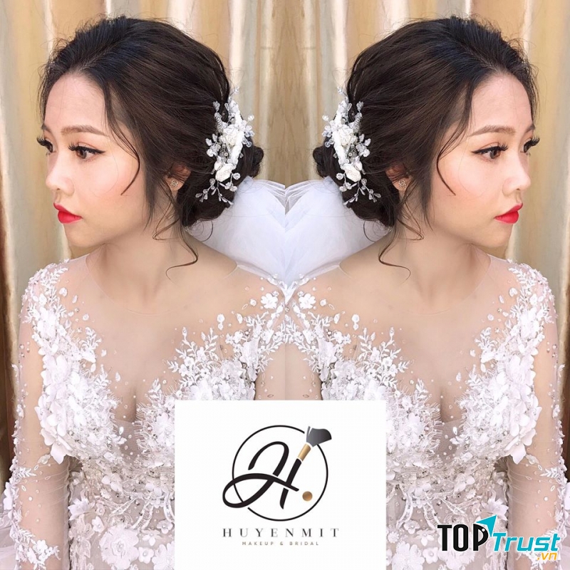 Makeup Huyenmit