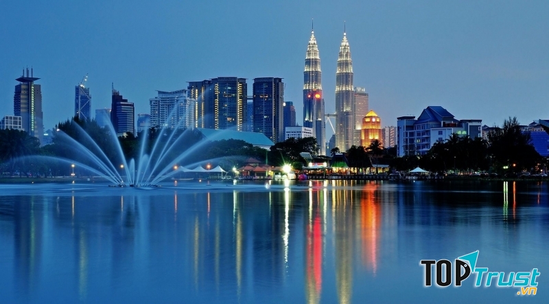 Năm 2005, Malaysia cấm các hoạt động liên quan đến lễ tình yêu (Nguồn: Sưu tầm)