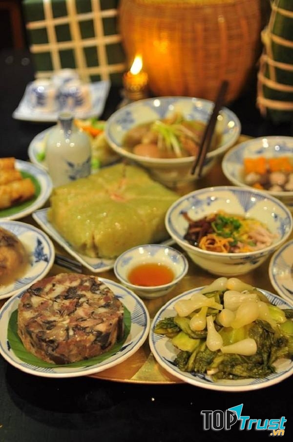 Bữa cơm sum họp ngày Tết