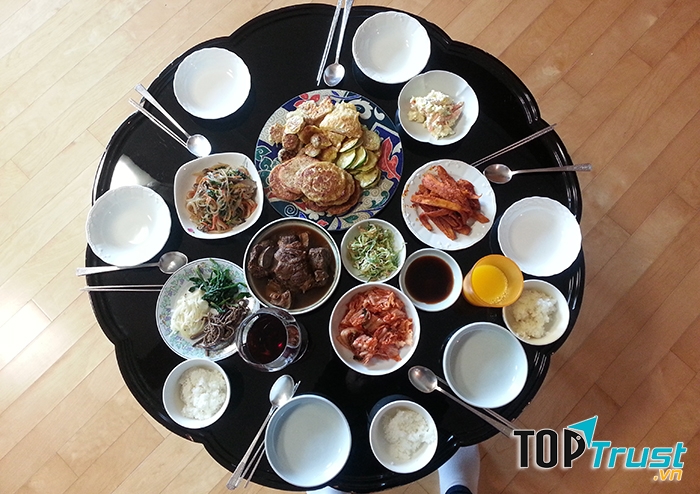 Mâm cơm truyền thống đảo Jeju.