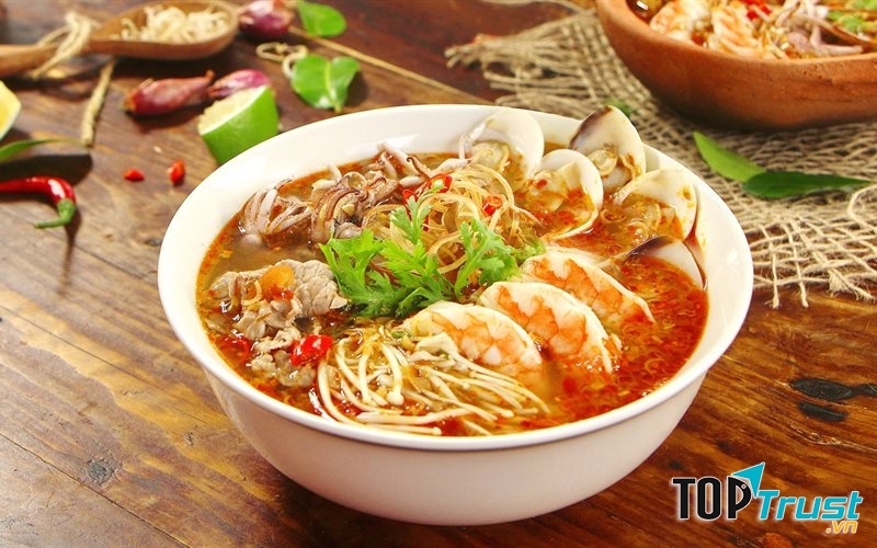 Bún Thái hải sản - Mắm Me quán
