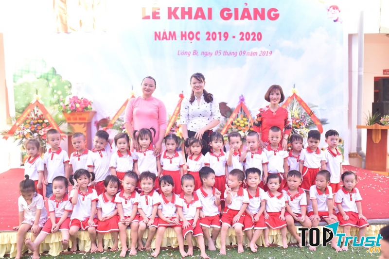 Con sẽ được tiếp xúc và làm quen với các bạn, được học trong môi trường thân thiện, chương trình dạy đạt chuẩn của bộ giáo dục.