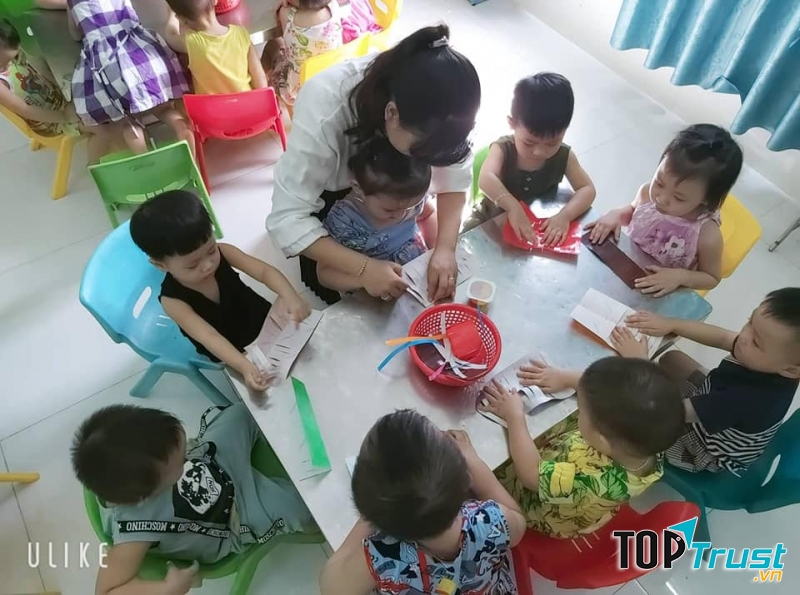 Mầm non Sen Việt