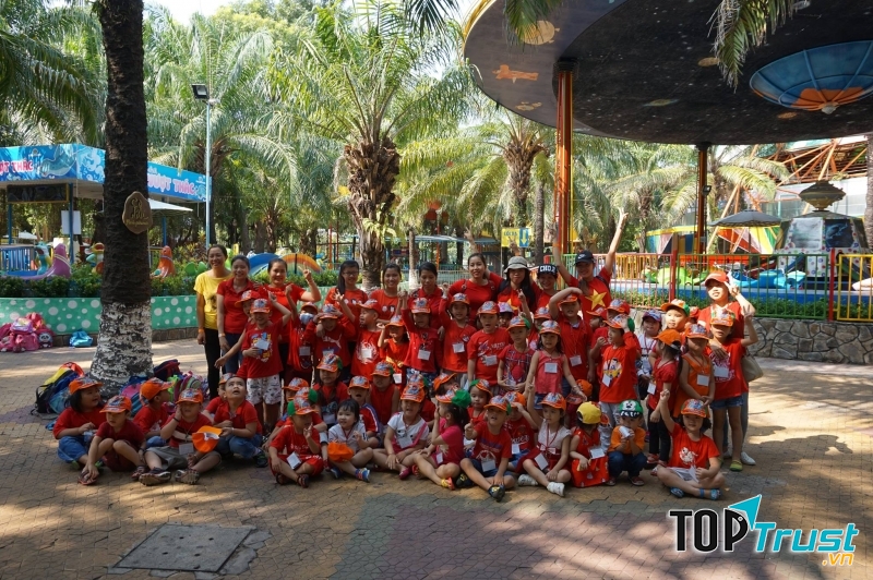 Trẻ được đi tham quan, khám phá thế giới xung quanh