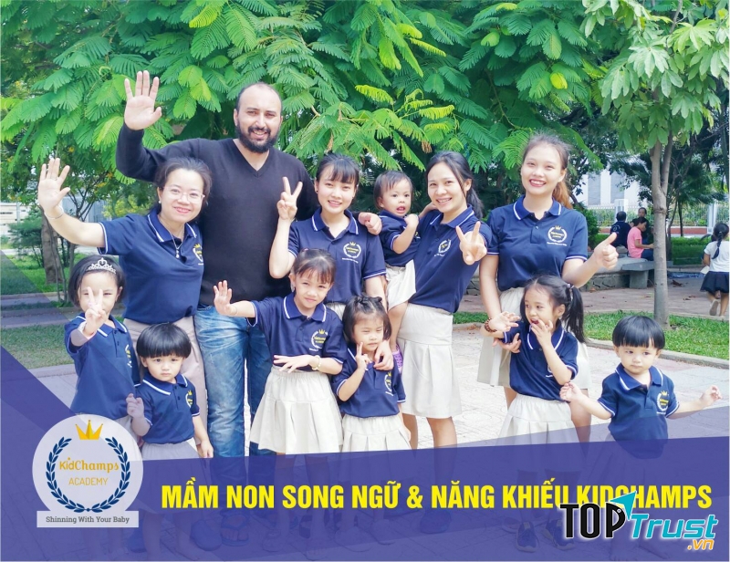 Mầm Non song ngữ và năng khiếu Kidchamps