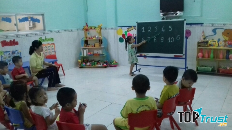 Trẻ được giáo dục để phát triển toàn diện