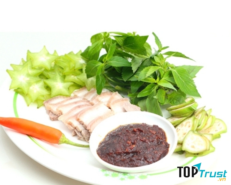 Mắm ruốc được xem là món ăn truyền thống lâu đời của người dân xứ Huế.