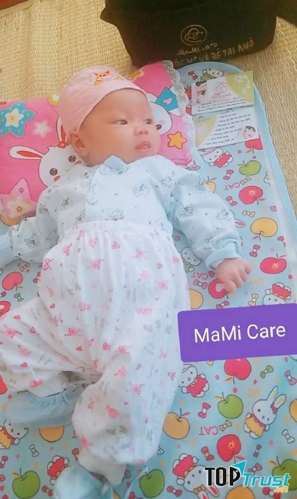 Bé được tắm mát, thư giã