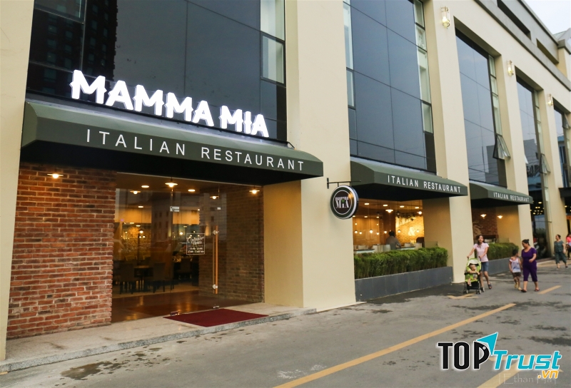 Mamma Mia là chuỗi nhà hàng và quán bar chuyên về ẩm thực Ý vô cùng nổi tiếng tại Hà Nội.