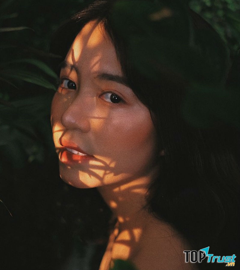 Hình ảnh khác của Mẫn Tiên trên tạp chí.
