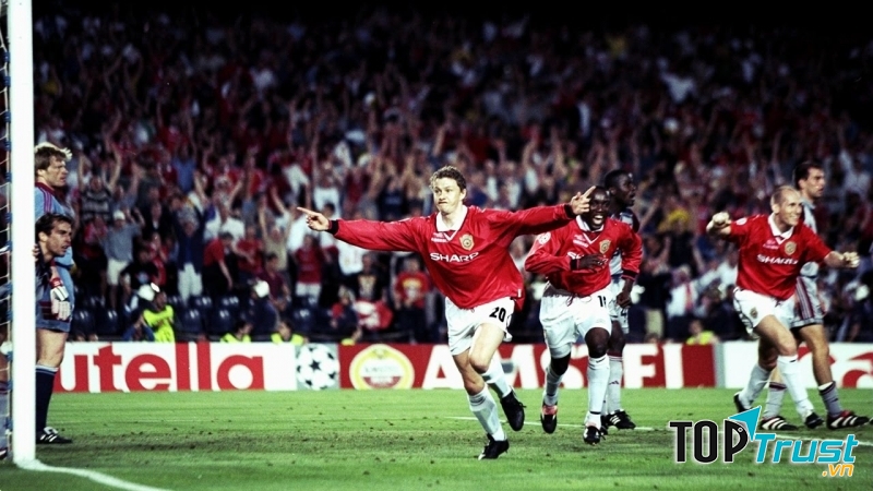 Bàn thắng quý như vàng của Ole Gunnar Solskjær