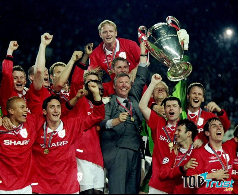 Chiếc cúp vô địch thần kỳ của Manchester United năm 1999