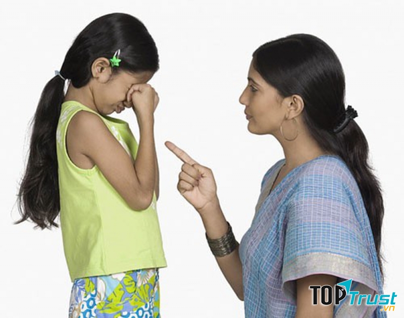 Mắng chửi con