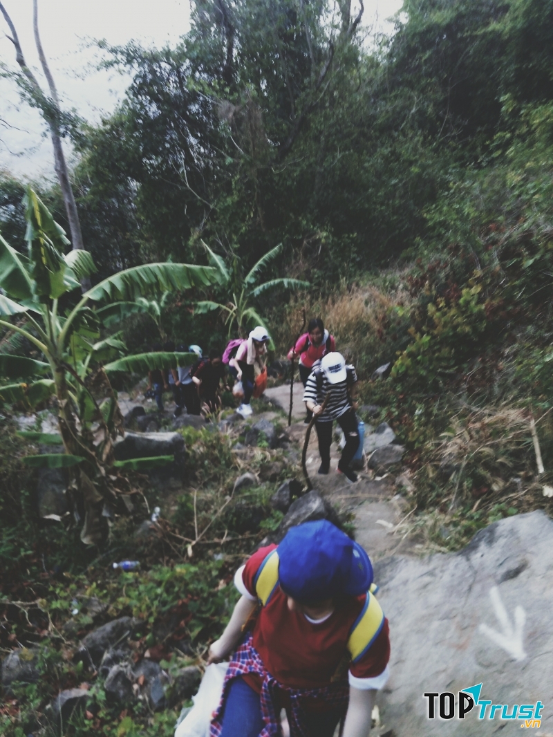 Núi Bà Đen để bạn thử sức một lần