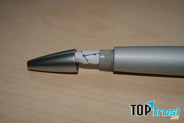 Phao giấu trong bút máy. (Nguồn: wikipedia tiếng việt )