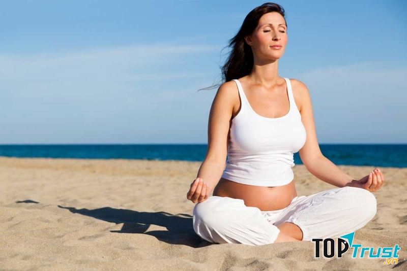 Trong quá trình mang thai mẹ bầu nên tập tể dục, thư giãn đầu óc cho hợp lí
