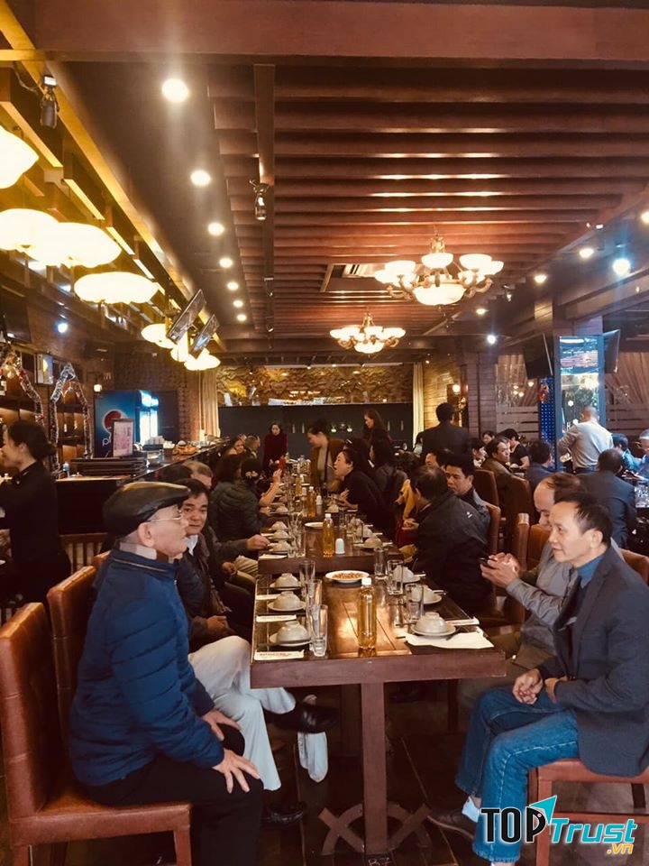 Không gian nhà hàng