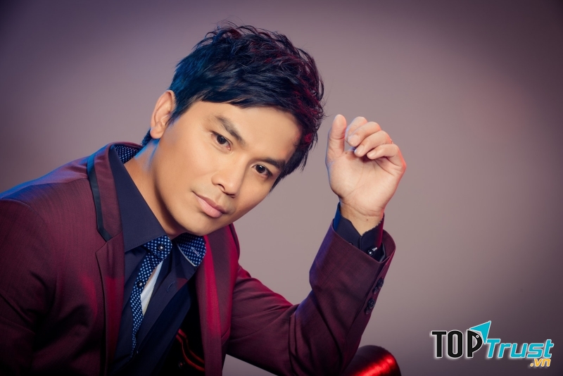 Ca sĩ Mạnh Quỳnh