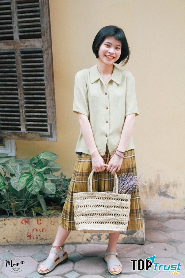 Với những nét độc đáo, mới lạ và tự mang cho mình một nét thời trang riêng, ắt hẳn những bạn gái chung thủy theo style của riêng mình sẽ không bỏ lỡ đến Maniac