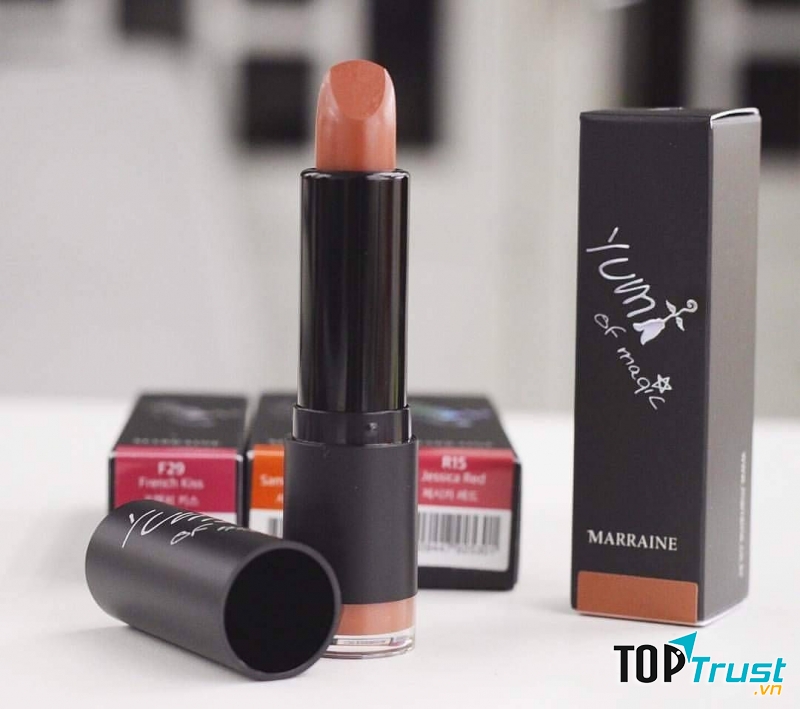 Marraine Yumi Of Magic Lipstick
