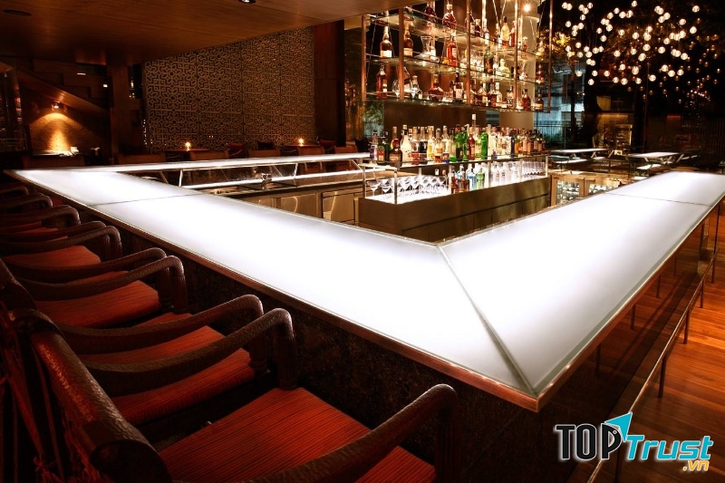 Martini Bar – Park Hyatt Saigon Hotel