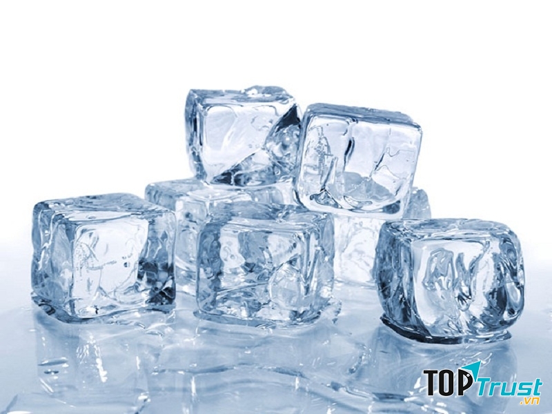 Đá sạch dùng để massage mặt