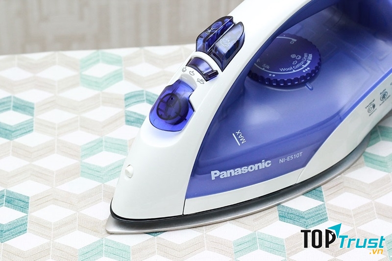 Bàn ủi hơi nước Panasonic PABU-NI-E510TDRA
