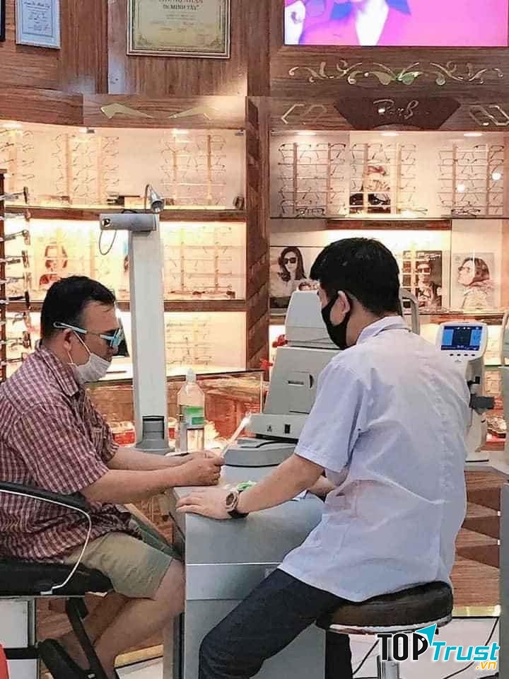 Mắt Kính Dr. Minh Tây